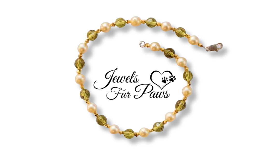 Pale Green Pearl Beads and Amber Crystals (M)