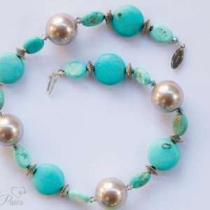 cat dog pet necklaces jewelry, Round and Oval Turquoise Beads and large iridesscent Silver iridescent pearl beads with silver spacers on white background