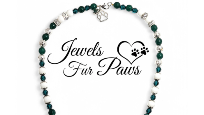 Philadelphia NFL Eagles Charm Necklace, Designed for both pets and their parents, this unique accessory combines style and well-being, making it the perfect way to show team spirit while promoting a sense of calm and balance.